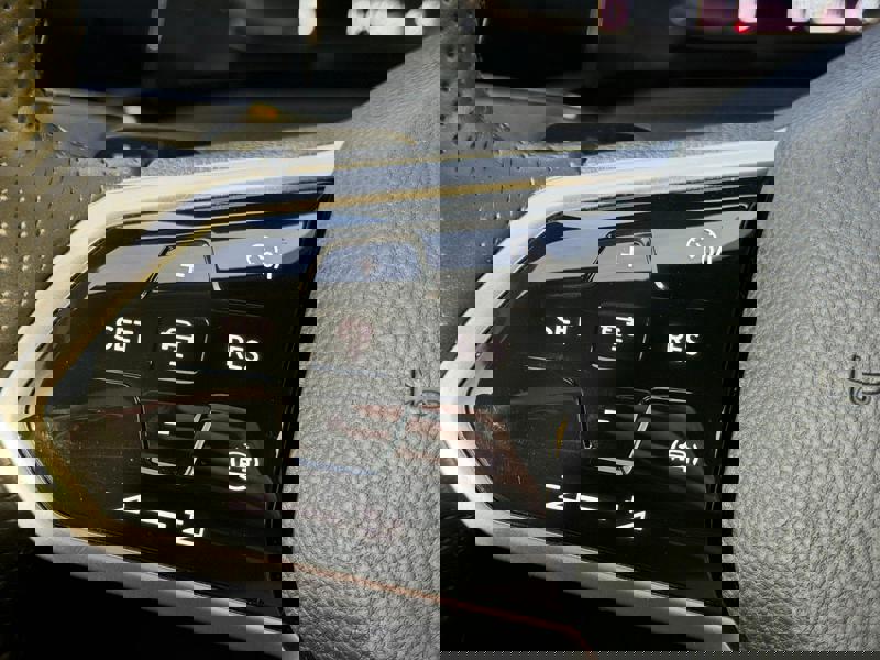 Image Volkswagen 潇晬嘠䥉⁉敂汲湩⁥䌨ㅄ⠩㈱㈮㄰ 1.5 eTSI 150 R-Line DSG7 Full leds GPS Carplay Radar AV/AR Sièges chauffants ACC Clim auto Gtie 1 an